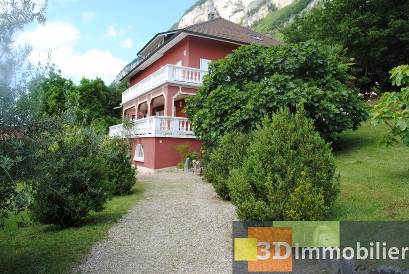 Maison - 370 m² - 16 pièces