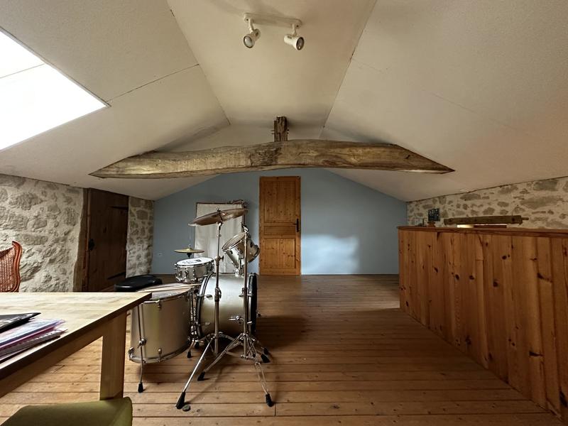 Maison traditionnelle - 200 m² - 6 pièces