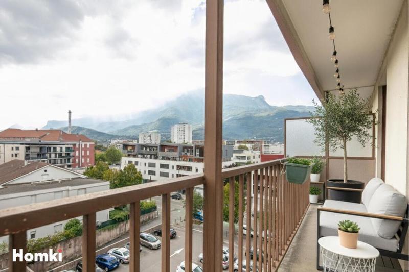 Appartement - 95 m² - 5 pièces