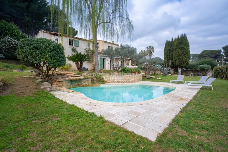 Maison - 241 m² - 6 pièces