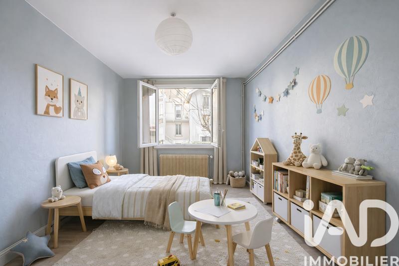 Appartement - 65 m² - 5 pièces