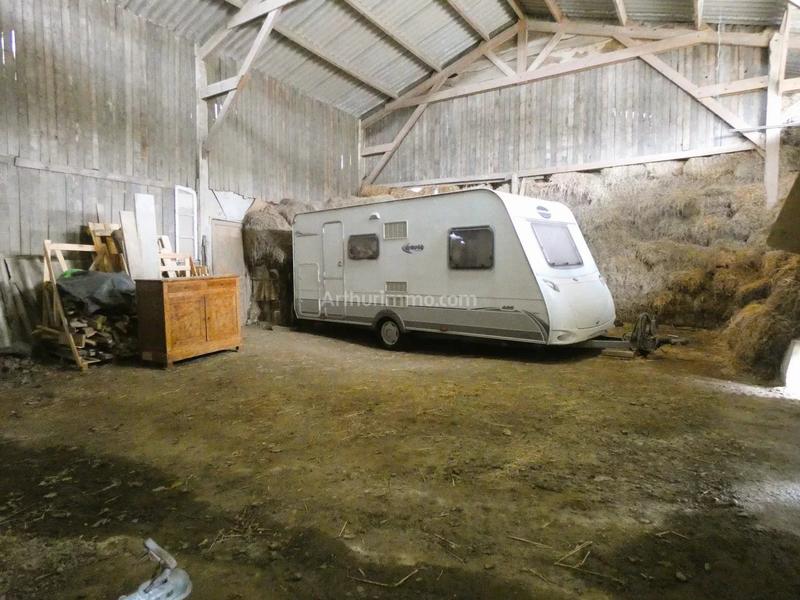 Maison - 300 m² - 2 pièces