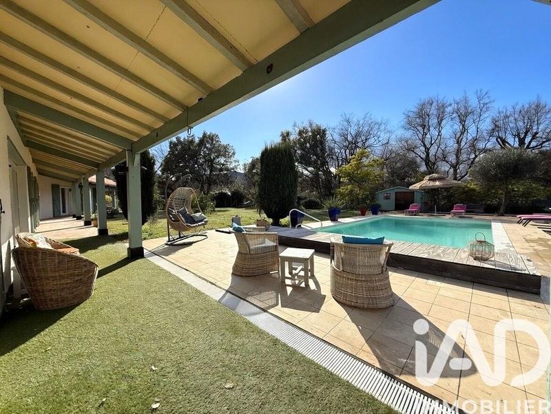 Maison - 237 m² - 6 pièces