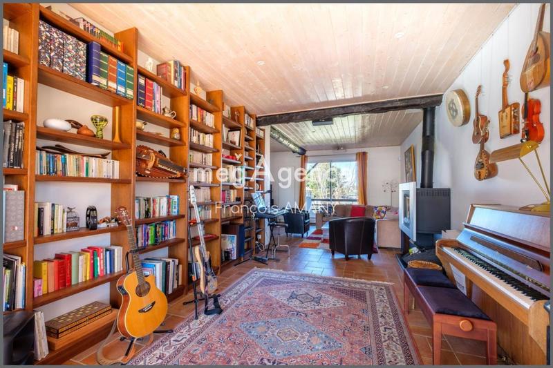 Maison - 200 m² - 6 pièces