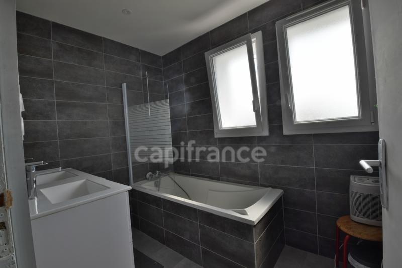 Maison - 93 m² - 6 pièces