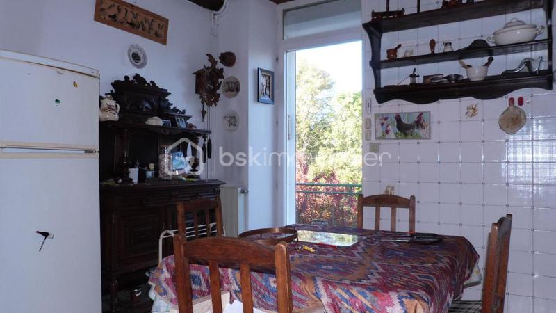 Maison en pierre - 261 m² - 8 pièces