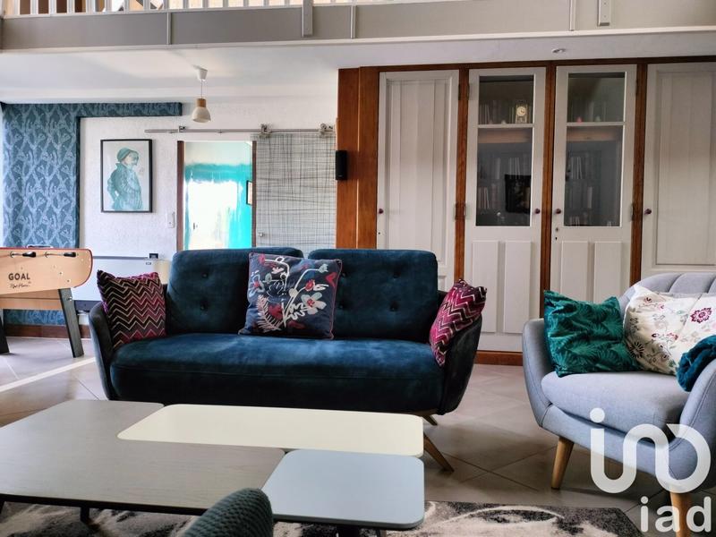 Maison - 247 m² - 9 pièces