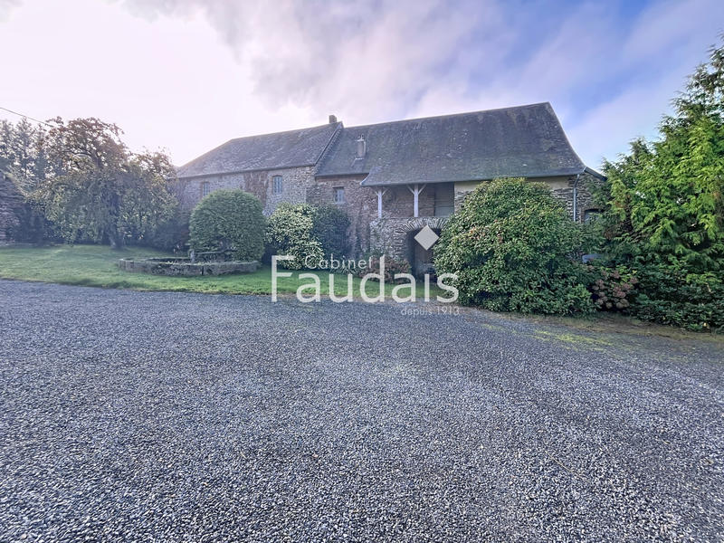 Maison - 212 m² - 8 pièces