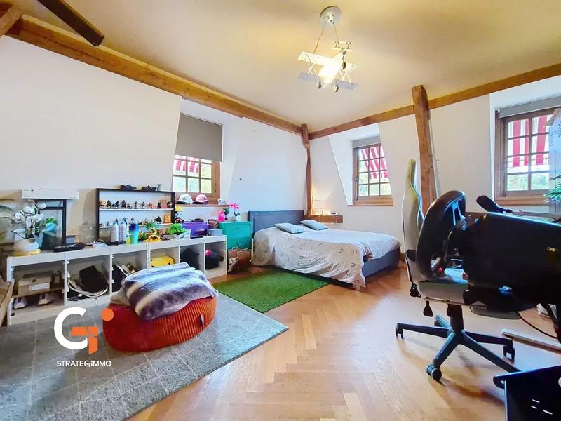 Maison - 350 m² - 8 pièces