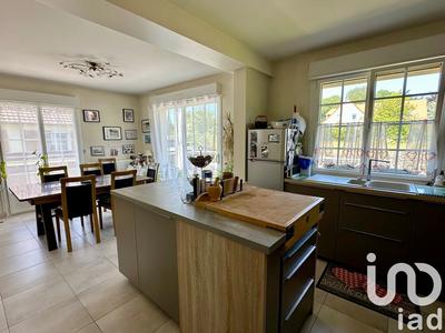 Maison - 185 m² - 8 pièces