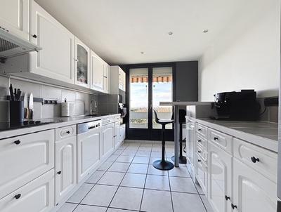 Appartement - 76 m² - 3 pièces