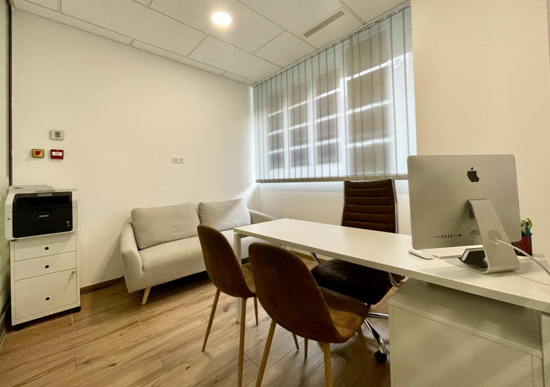 Local commercial - 130 m² - 5 pièces