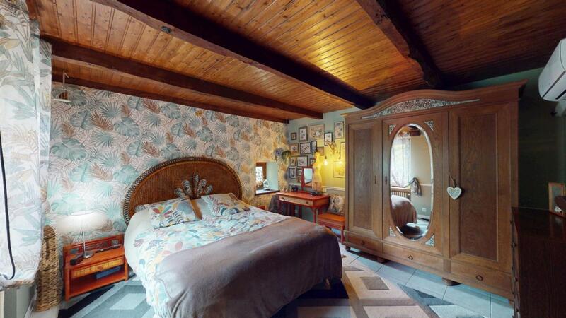 Maison - 220 m² - 7 pièces