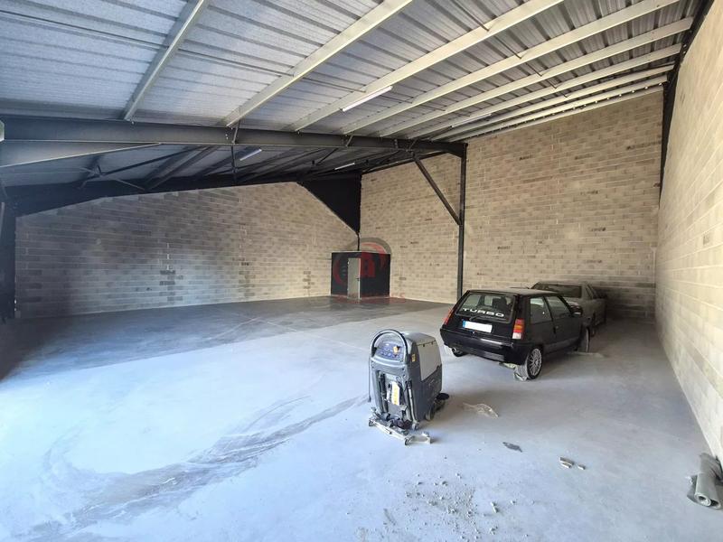 Local d'activités - 200 m² - 1 pièce