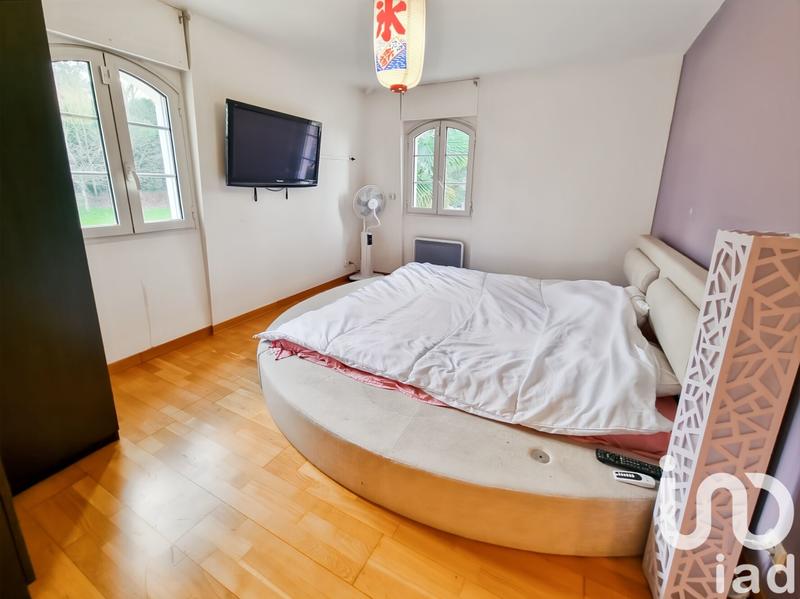 Maison - 230 m² - 9 pièces