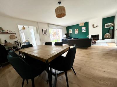 Demeure - 115 m² - 5 pièces