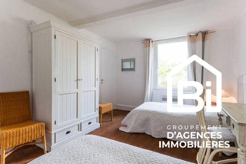 Maison en pierre - 172 m² - 7 pièces