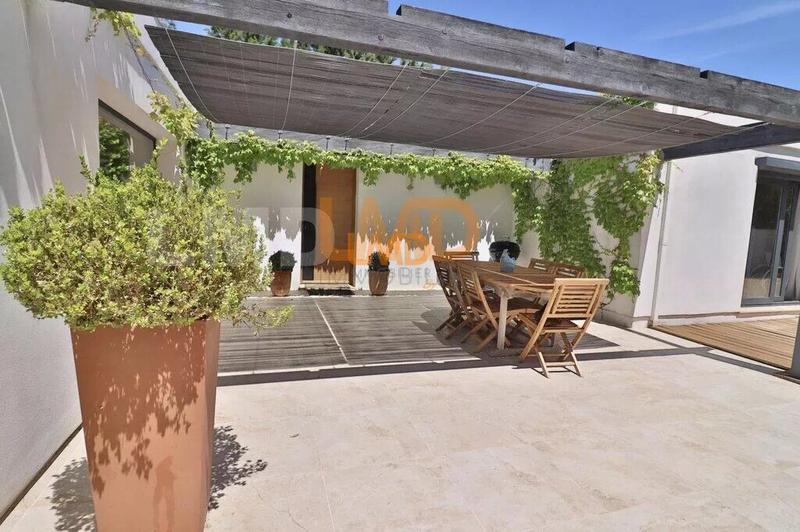 Maison d'architecte - 280 m² - 7 pièces