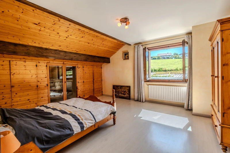 Maison - 300 m² - 8 pièces