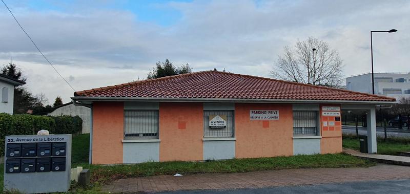 Local d'activité / Entrepôt - 334 m² - 12 pièces