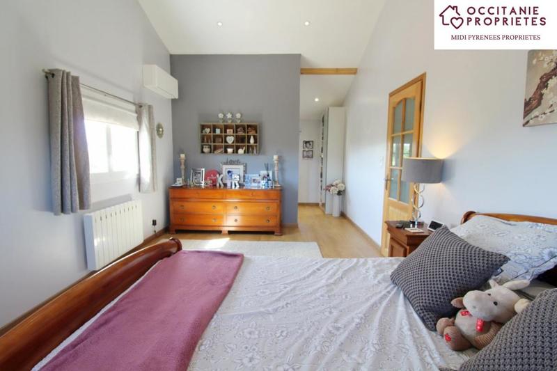 Maison - 229 m² - 9 pièces