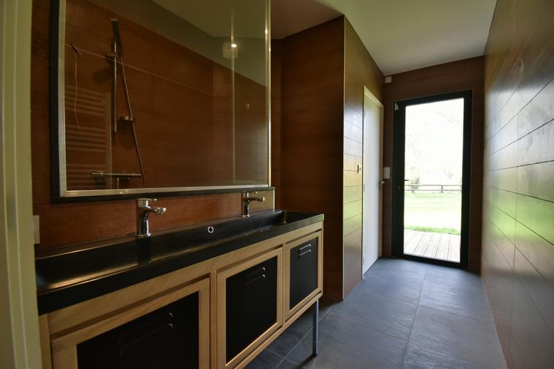 Maison contemporaine - 285 m² - 7 pièces