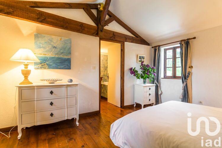 Maison - 305 m² - 10 pièces