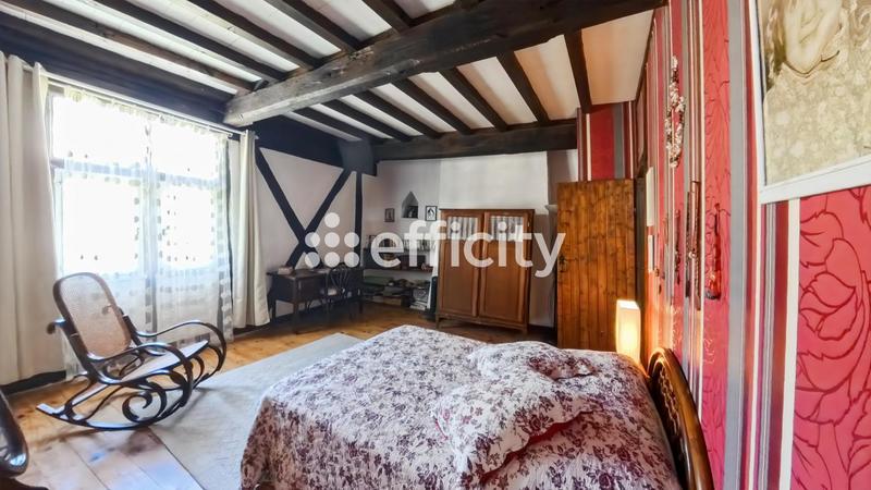 Maison - 250 m² - 8 pièces