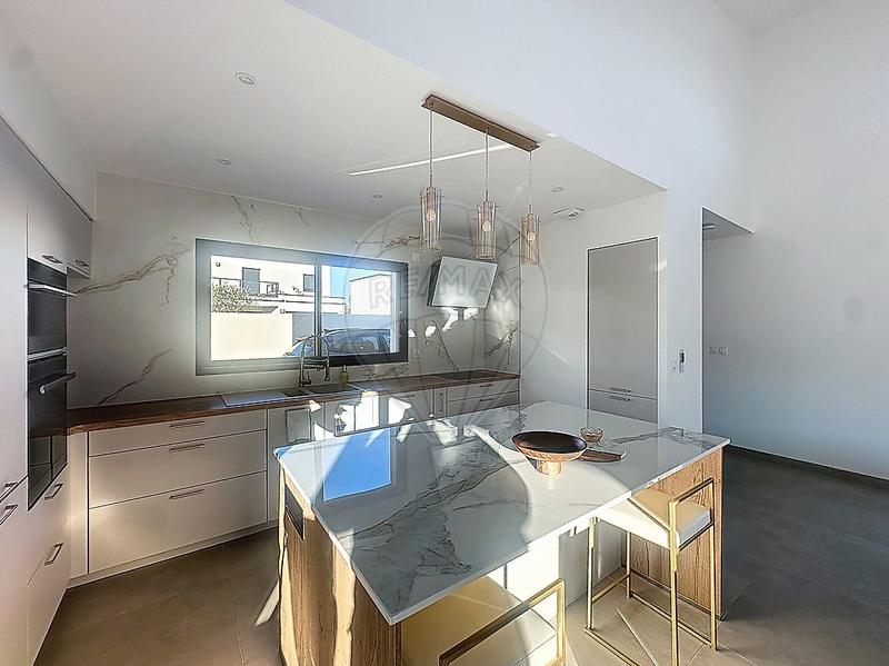 Villa - 181 m² - 7 pièces