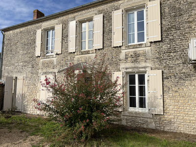 Maison - 209 m² - 6 pièces