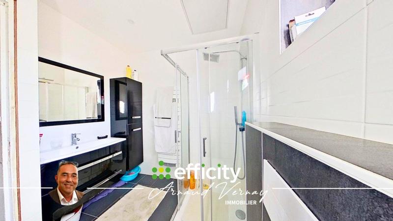 Maison - 186 m² - 9 pièces