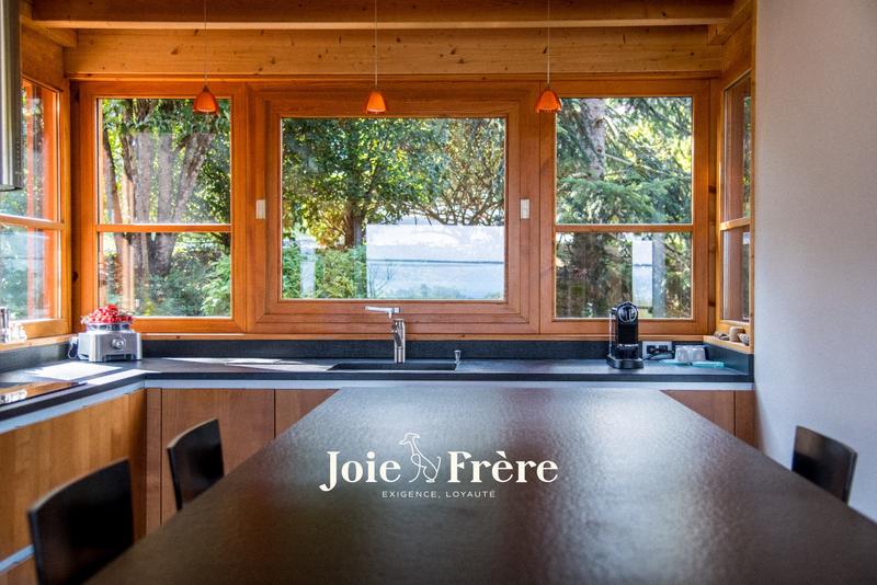 Villa - 233 m² - 8 pièces