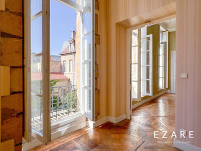 Appartement - 165 m² - 5 pièces