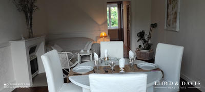 Maison - 210 m² - 7 pièces