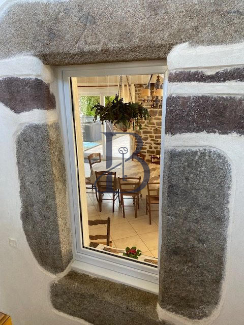 Maison - 223 m² - 8 pièces