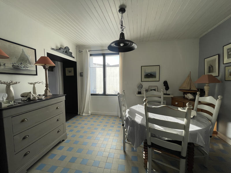 Maison - 166 m² - 8 pièces