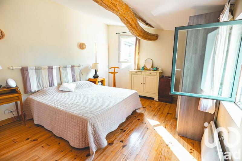 Maison - 318 m² - 11 pièces