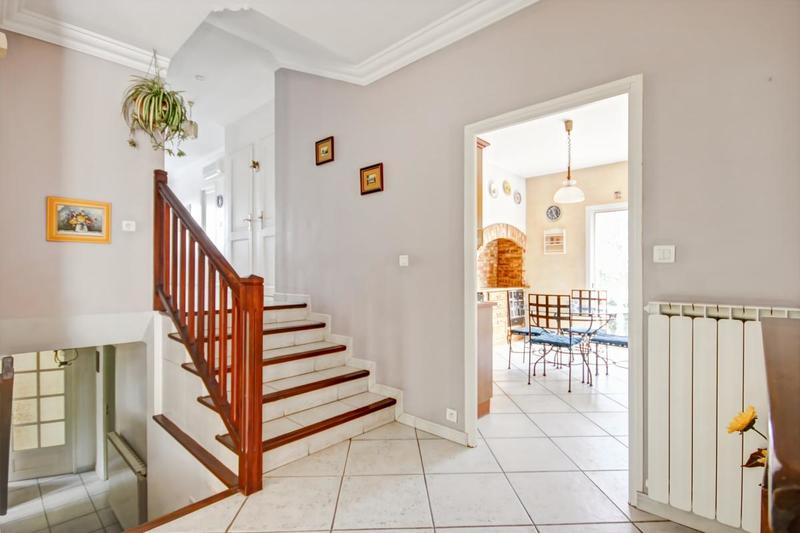 Maison - 203 m² - 7 pièces