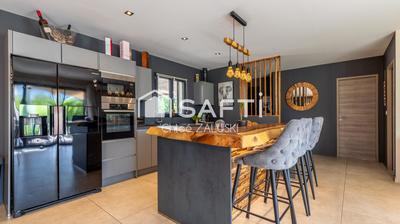 Maison - 163 m² - 5 pièces