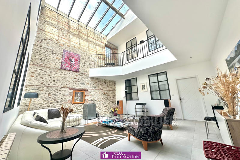 Maison - 325 m² - 9 pièces