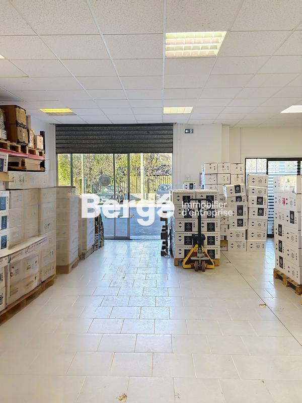 Local d'activités - 152 m²