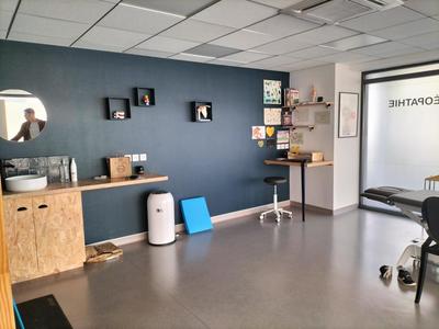 Local d'activité / Entrepôt - 81 m²