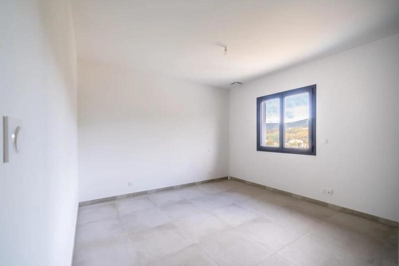 Maison - 266 m² - 5 pièces