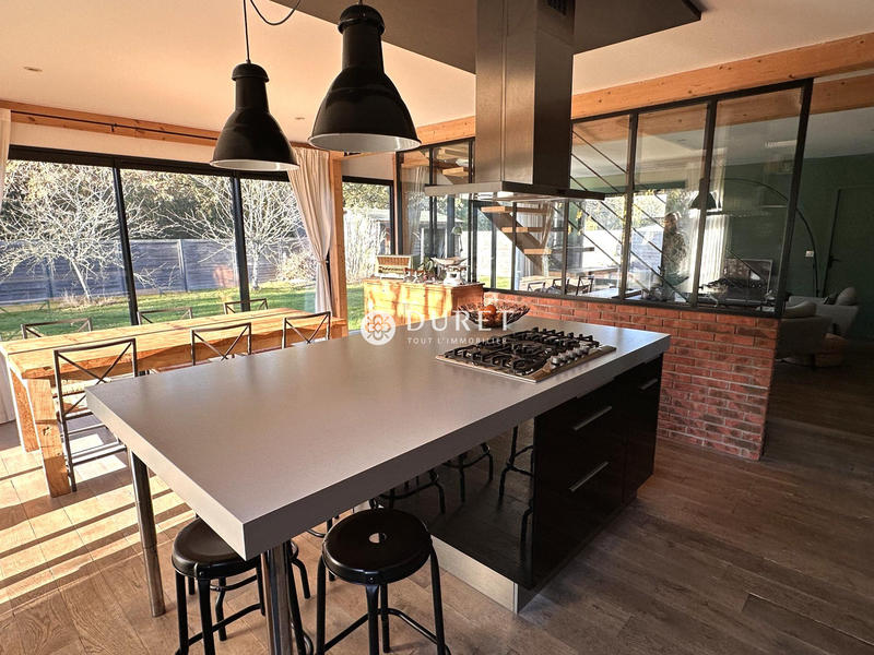 Maison contemporaine - 204 m² - 7 pièces