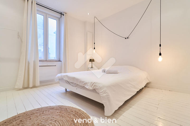 Immeuble - 218 m² - 10 pièces