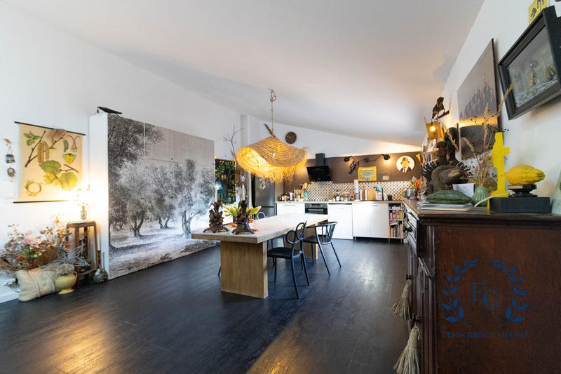 Maison - 482 m² - 14 pièces