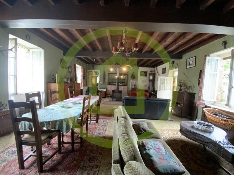 Maison - 185 m² - 8 pièces