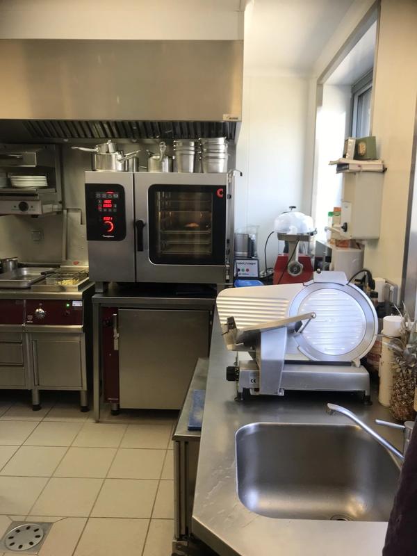 Magasins - 145 m² - 7 pièces