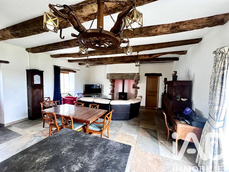 Maison - 217 m² - 8 pièces