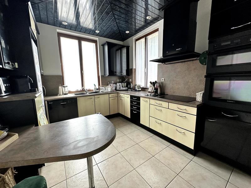 Maison - 170 m² - 6 pièces